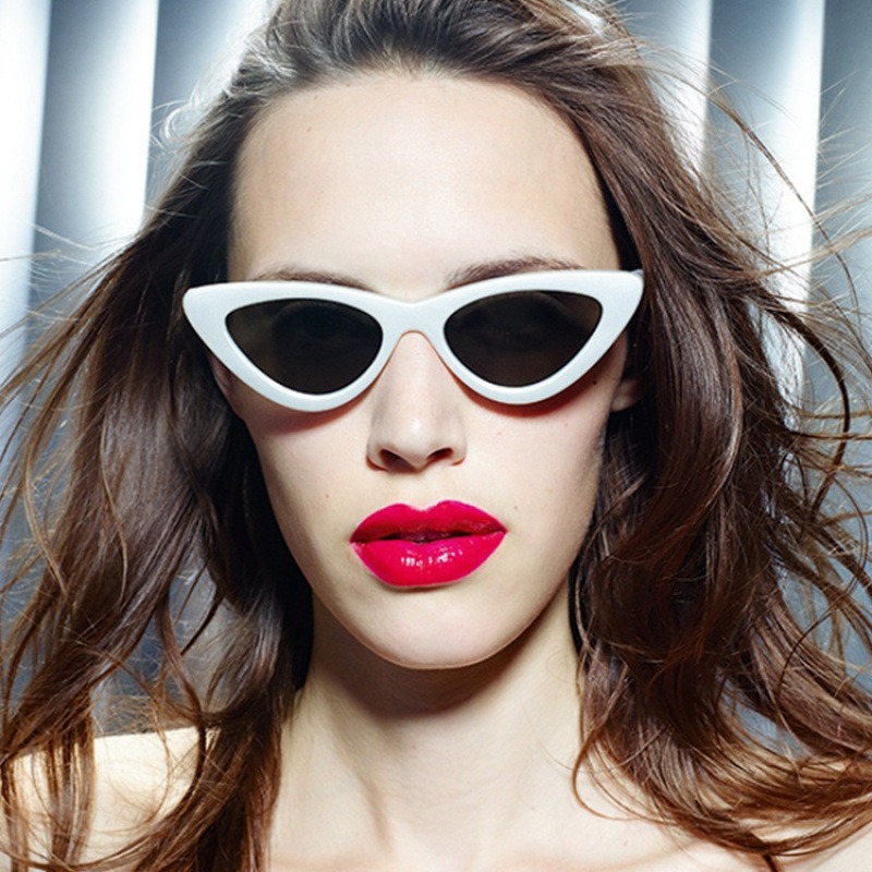Sexy Kleine Dreieckige Cat-Eye – Streetwear Brand Red Bewertung und Preis
